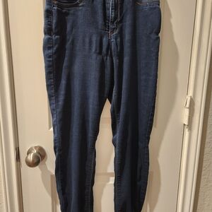Women's d. jeans skinny stretch blue jeans. Size 8.